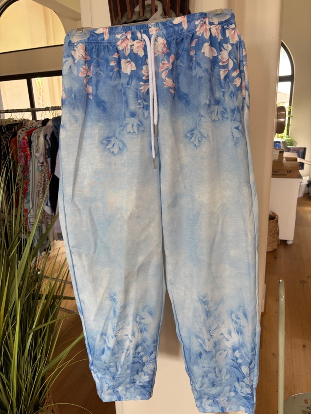 Floral Ombre Cropped Jogger Pants - Light Blue